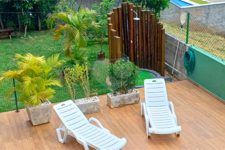 Casa à venda com 3 quartos, sendo 2 suítes, no condomínio Altos de São Roque, São Roque - SP