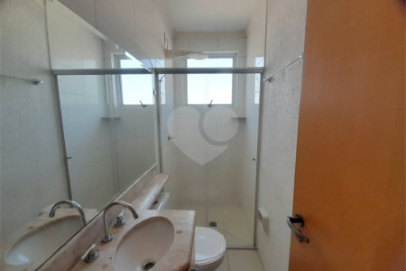 Apartamento à Venda ou para Locação no Edifício Marchal Estilo - São Carlos