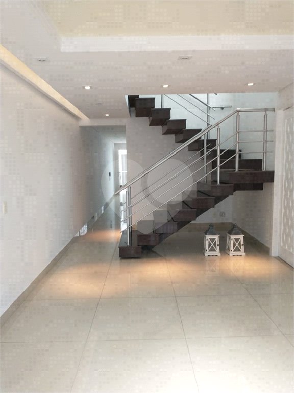 Sobrado à venda com 3 quartos, sendo 1 suíte, em Vila Pita, São Paulo, SP