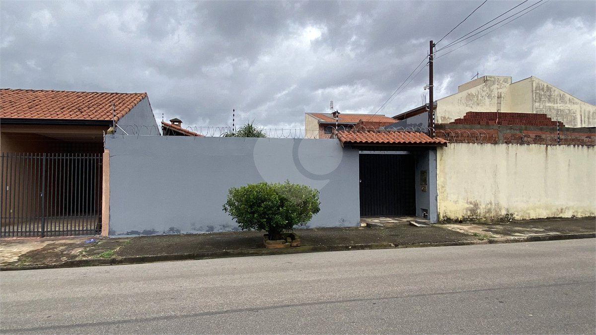 Casa para alugar com 2 quartos, sendo 1 suíte,  em Vila Carolina, Itapetininga, SP