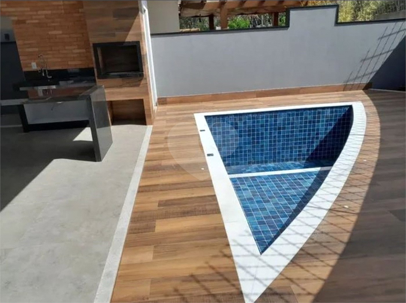 Casa à venda com 3 suítes no condomínio Terras do Caribe, Valinhos - SP