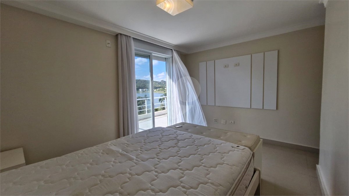 Casa à venda ou para alugar com 5 quartos, sendo 4 suítes, no condomínio Shamballa II, Atibaia - SP