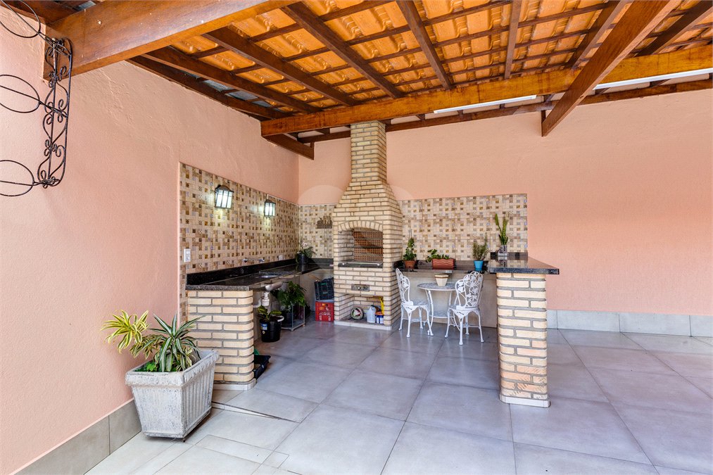 Sobrado à venda com 5 quartos, sendo 2 suítes, em Socorro, São Paulo, SP