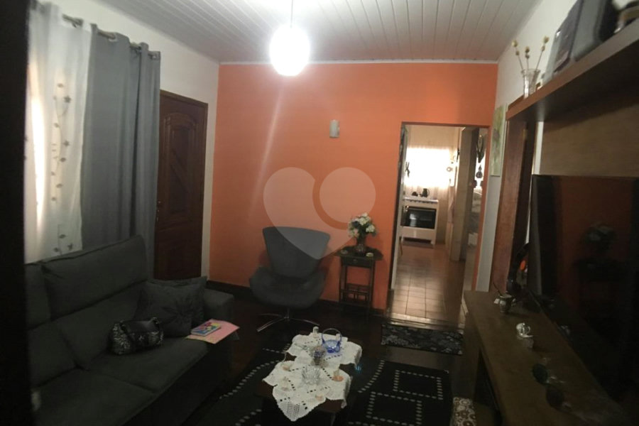 Sobrado à venda com 3 quartos em Parada Inglesa, São Paulo, SP