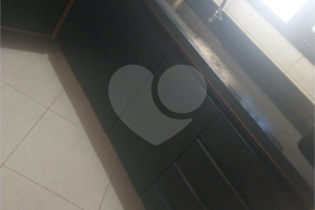 Sobrado à venda com 3 quartos, sendo 1 suíte,  em Jardim Universo, Mogi das Cruzes, SP