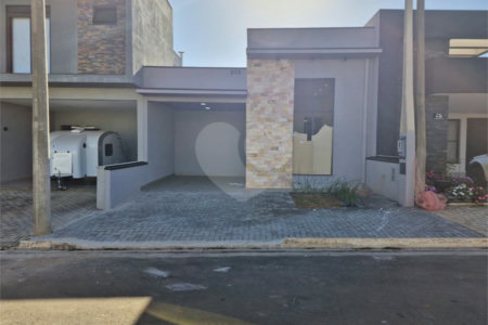 Casa à venda com 3 quartos, sendo 1 suíte, em Residencial Lago dos Ipês, Itapetininga, SP