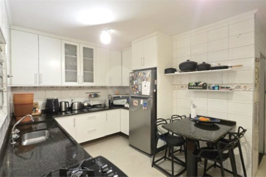 Sobrado à venda com 3 quartos, sendo 1 suíte, em Tremembé, São Paulo, SP