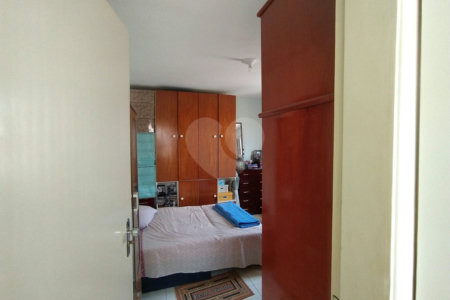 Casa à venda com 6 quartos, sendo 2 suítes, em Chora Menino, São Paulo, SP