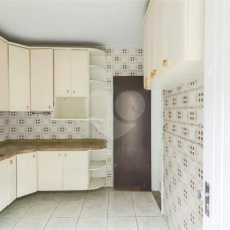 Sobrado à venda com 3 quartos, sendo 1 suíte, em Jardim Bonfiglioli, São Paulo, SP