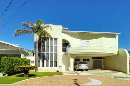 Casa à venda com 4 quartos, sendo 3 suítes, no condomínio Residencial Terras de Vinhedo, Vinhedo - SP