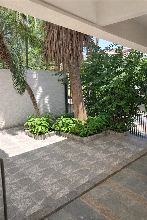 Casa à venda com 3 suítes em Jardim Leonor, São Paulo, SP