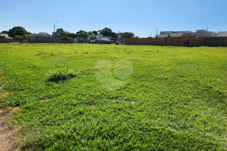Terreno à venda em Residencial Volpi, Araraquara, SP