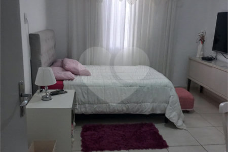 Casa Térrea à venda com 3 quartos, sendo 1 suíte,  em Vila Oliveira, Mogi das Cruzes, SP