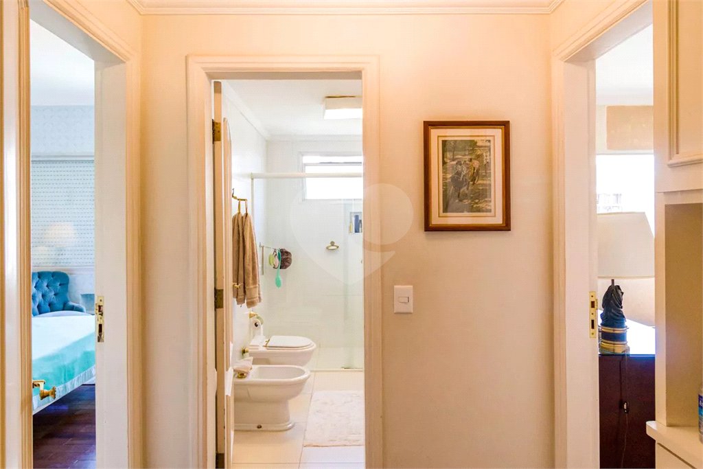 Apartamento à venda com 4 quartos, sendo 2 suítes, em Real Parque, São Paulo, SP