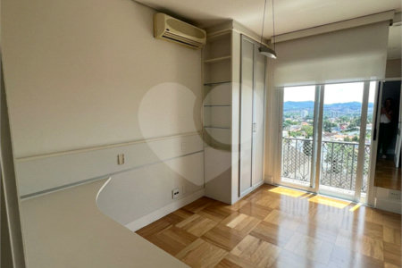Apartamento à venda com 4 quartos, sendo 2 suítes,  em Vila Oliveira, Mogi das Cruzes, SP
