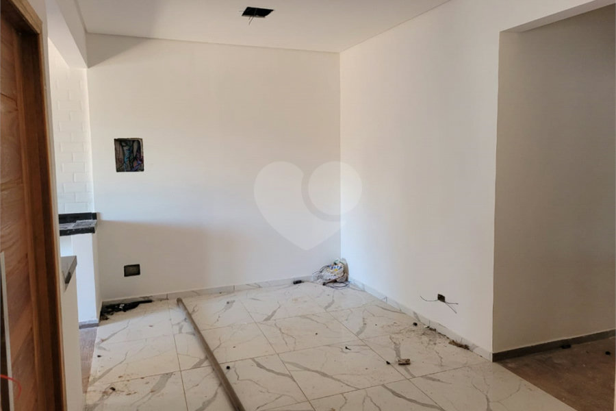 Casa à venda com 3 quartos, sendo 1 suíte, no condomínio Vale dos Gansos, Mairiporã - SP