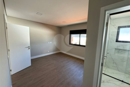 Casa à venda com 4 suítes no condomínio Villas do Golf, Itu - SP