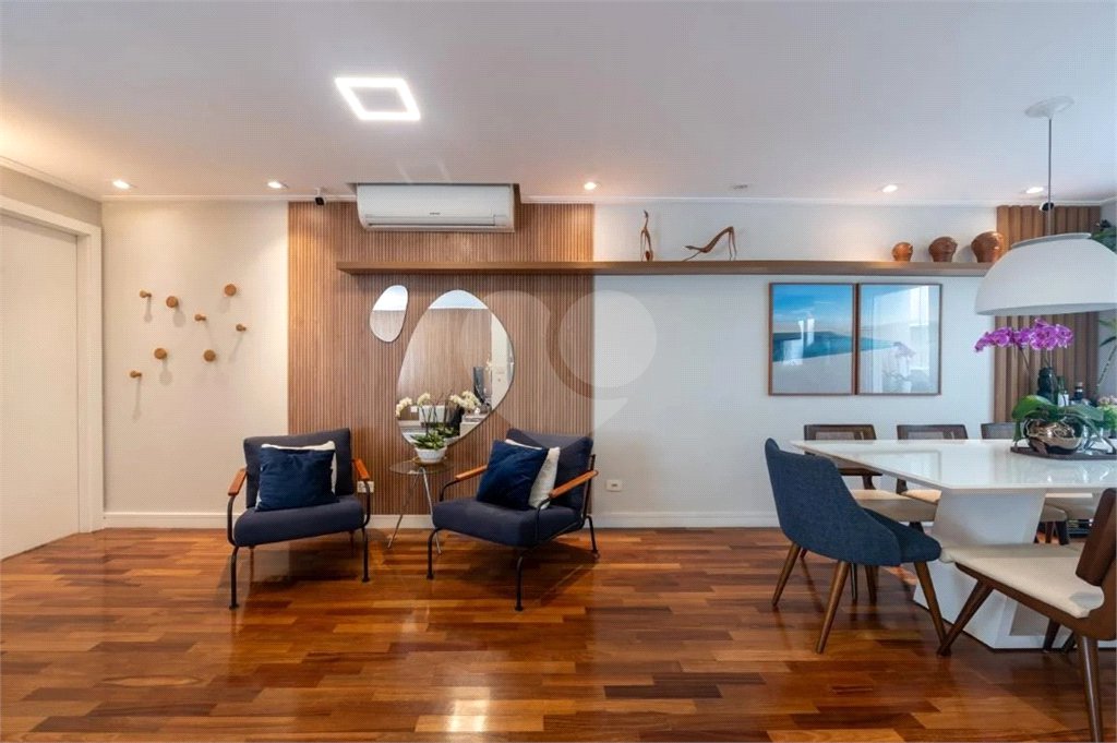 Casa à venda com 4 quartos, sendo 2 suítes, no condomínio Melbourne Residence, São Paulo - SP