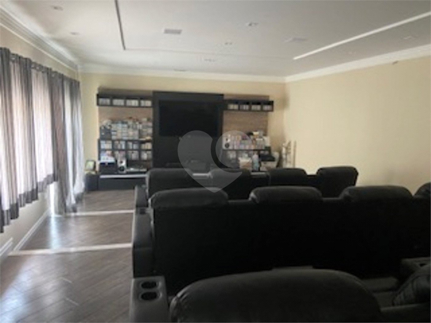 Casa à venda com 4 suítes no condomínio Parque Imperial da Cantareira, Mairiporã - SP