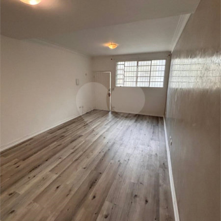 Casa de Vila à venda com 3 quartos, sendo 1 suíte, em Vila Cordeiro, São Paulo, SP
