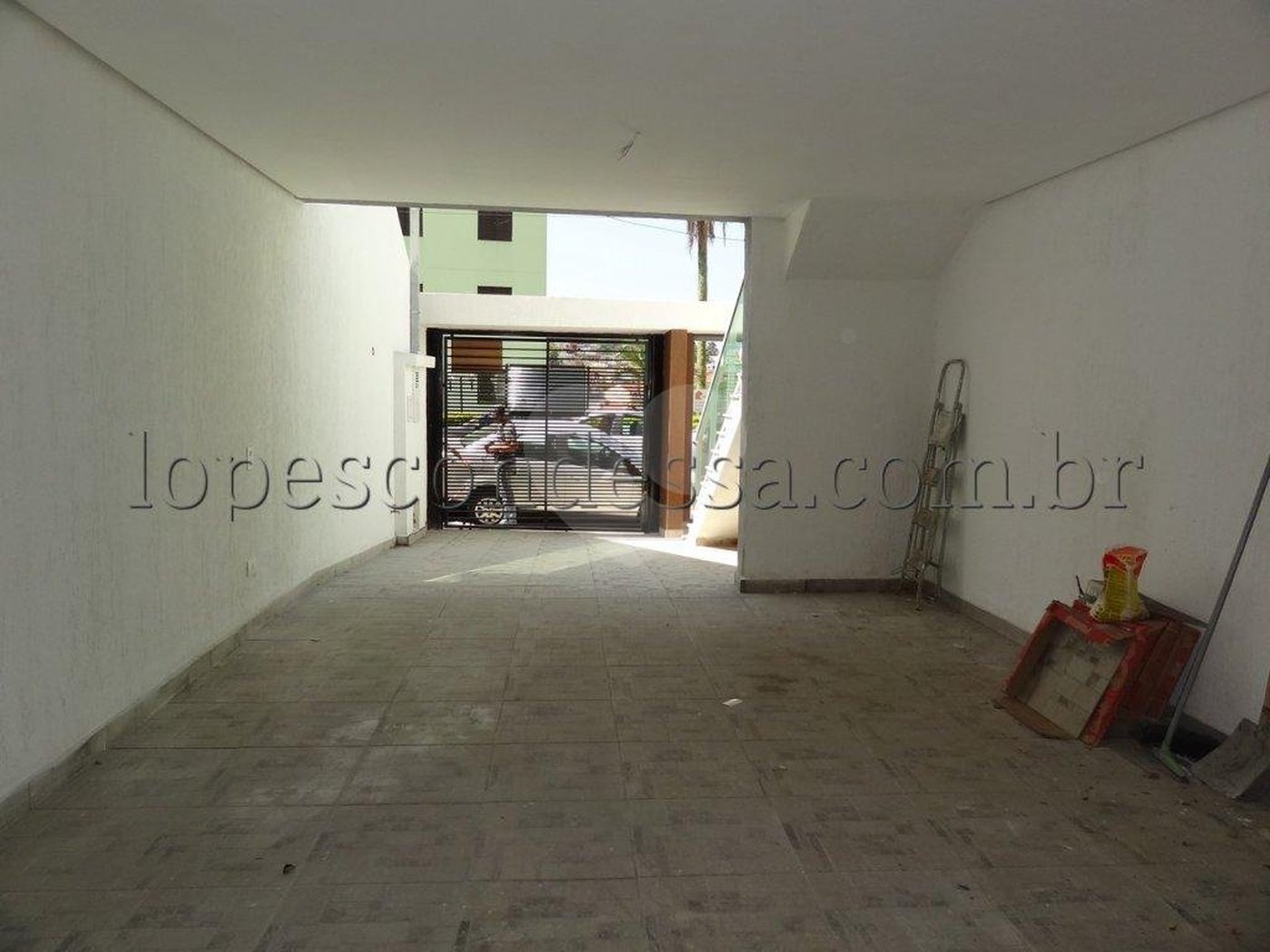 Sobrado à venda com 3 suítes em Horto, São Paulo, SP