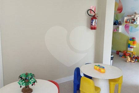Apartamento à venda com 2 quartos, sendo 1 suíte,  em Parque Santana, Mogi das Cruzes, SP