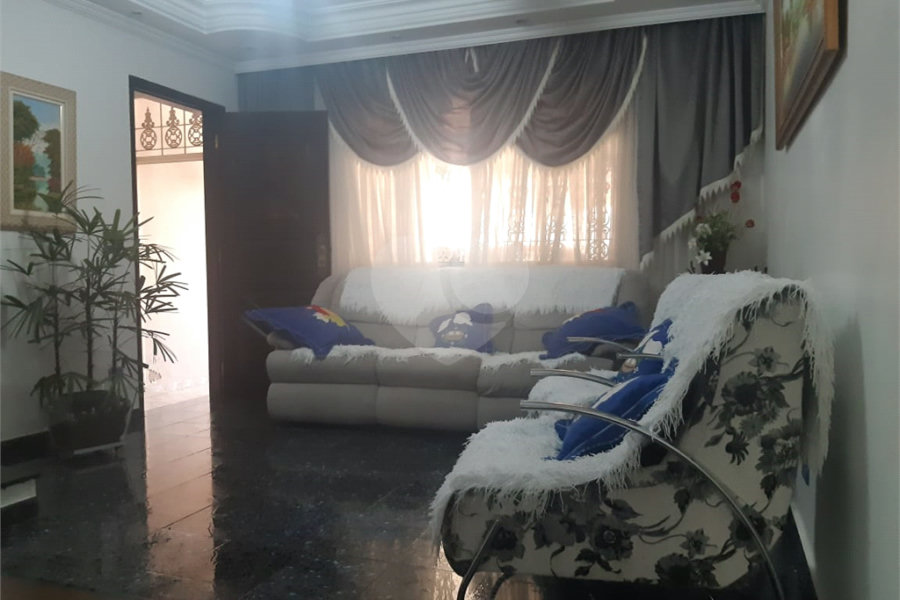 Sobrado à venda com 5 quartos, sendo 3 suítes, em Horto, São Paulo, SP