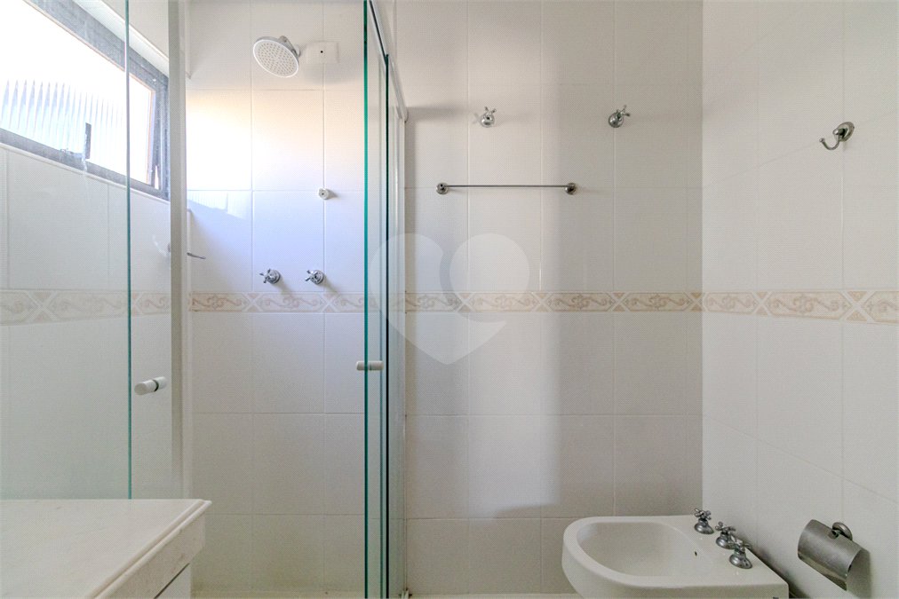 Apartamento para alugar com 3 quartos, sendo 1 suíte, em Vila Hamburguesa, São Paulo, SP