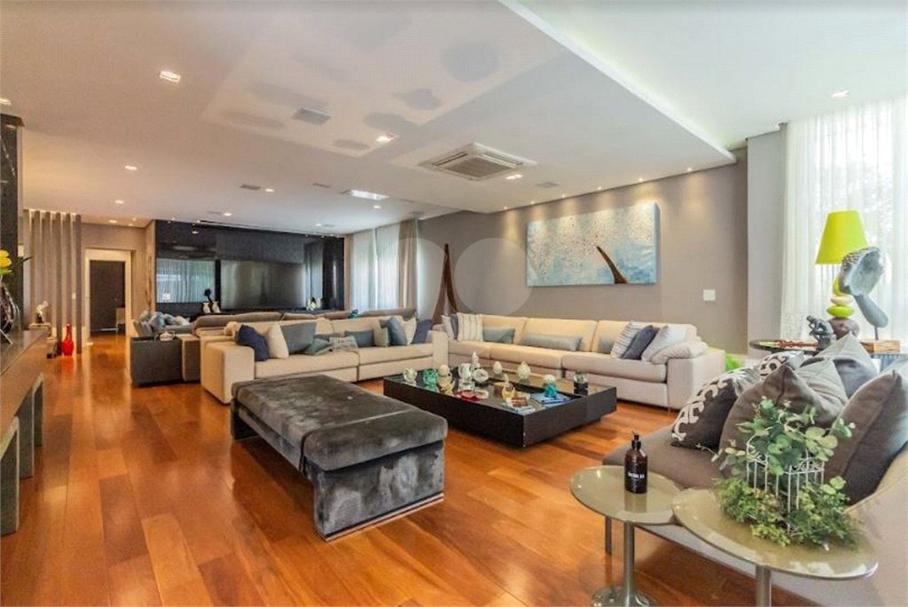 Casa à venda com 4 suítes em Horto, São Paulo, SP