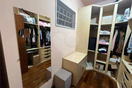 Casa à venda com 3 quartos, sendo 1 suíte, em Parque Santa Marta, São Carlos, SP