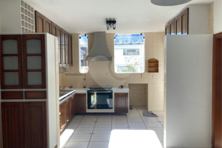 Sobrado para alugar com 4 quartos, sendo 2 suítes, em Alto da Boa Vista, São Paulo, SP