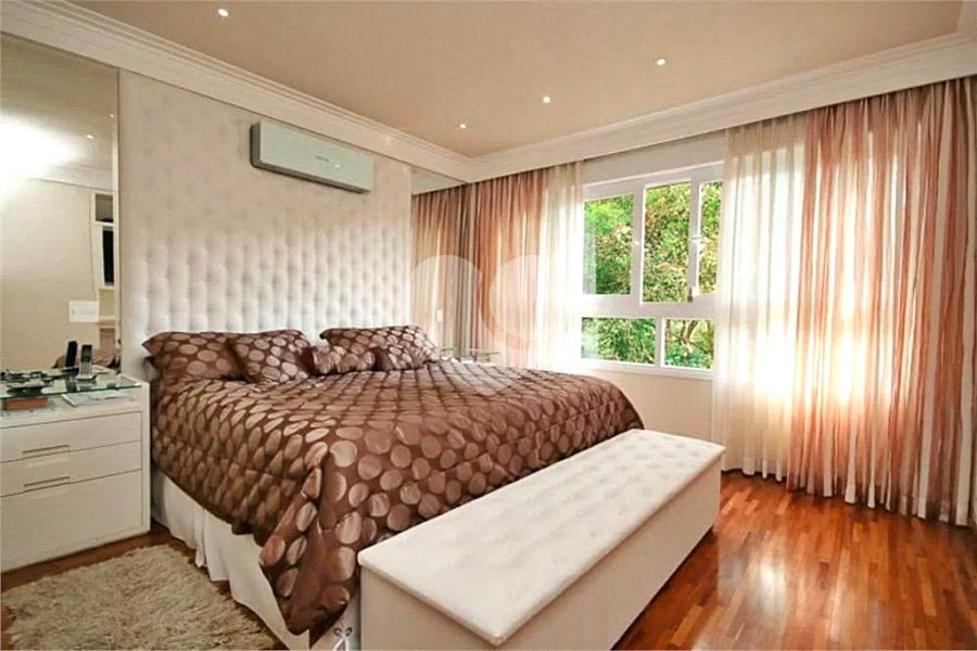 Casa à venda com 4 quartos, sendo 3 suítes,  no condomínio Itatinga 1, São Paulo - SP