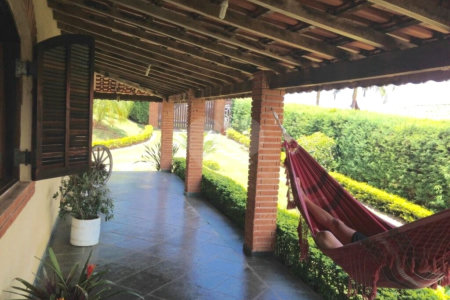 Casa à venda com 3 quartos, sendo 1 suíte,  no condomínio Vista Alegre, Bom Jesus dos Perdões - SP