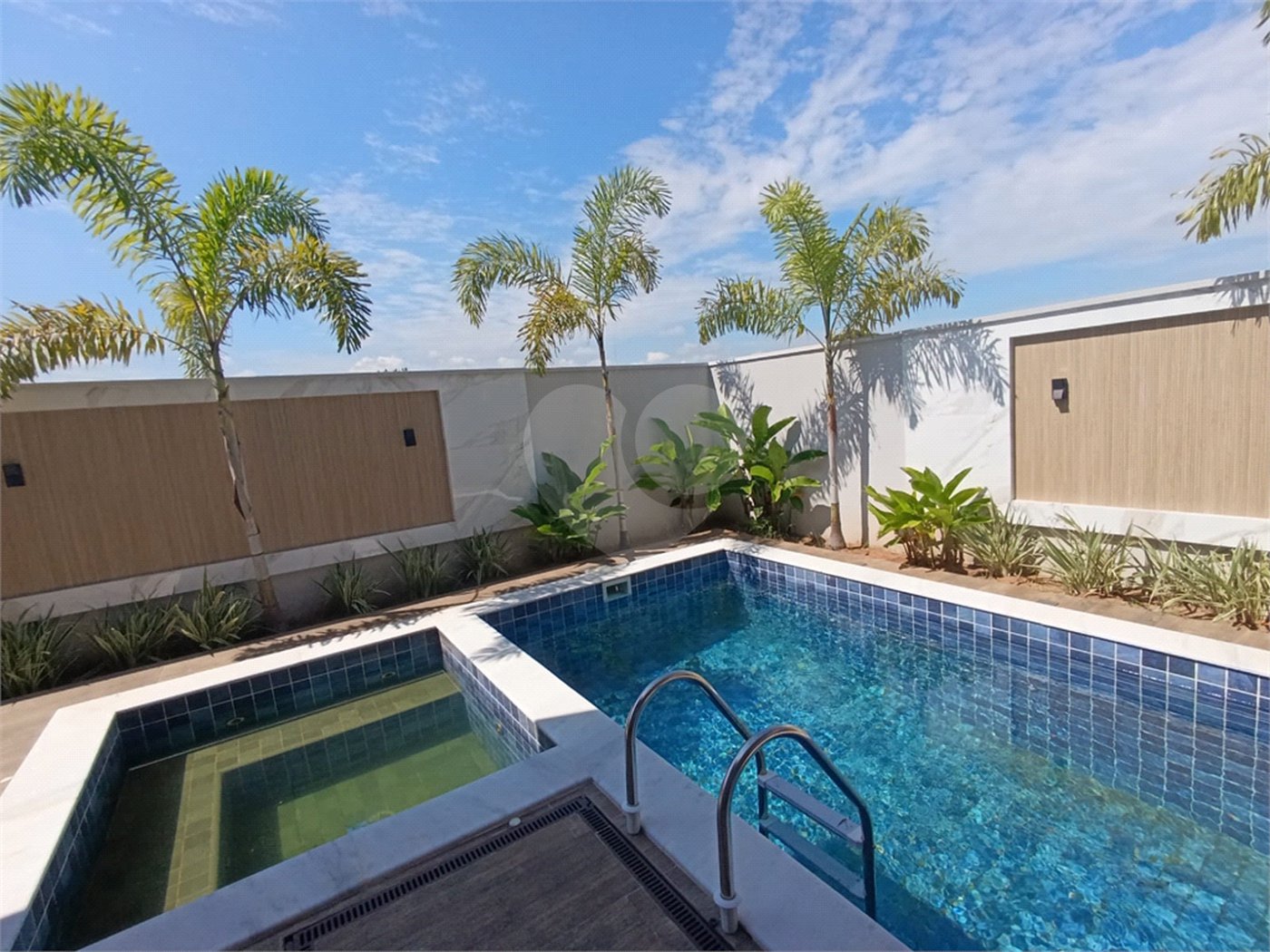 Casa à venda com 3 suítes no condomínio Villa Sapezal, Indaiatuba - SP