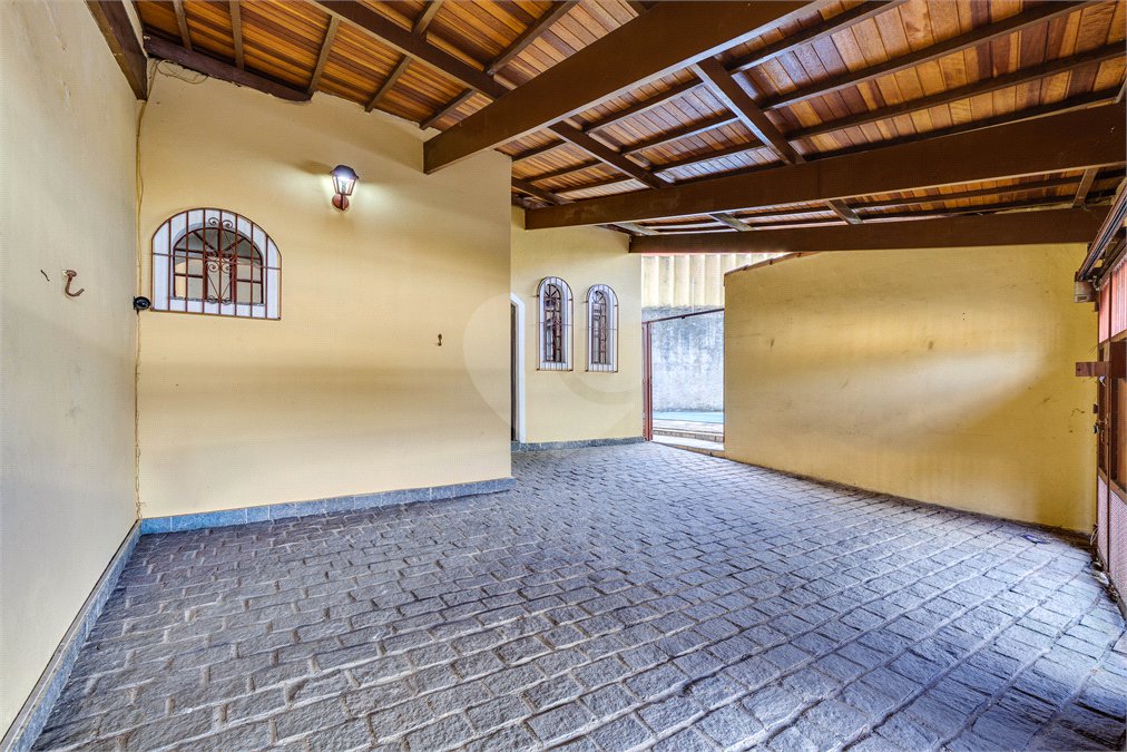 Sobrado à venda com 3 quartos, sendo 1 suíte, em Alto da Boa Vista, São Paulo, SP
