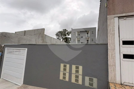 Casa à venda com 3 quartos, sendo 1 suíte, no condomínio Felipe Camarao, Poá - SP