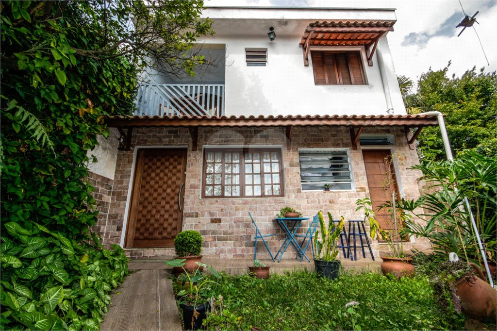 Casa à venda com 6 quartos, sendo 4 suítes, em Vila Anglo Brasileira, São Paulo, SP