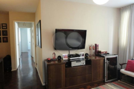 Apartamento à venda com 3 quartos, sendo 1 suíte, em Moema, São Paulo, SP