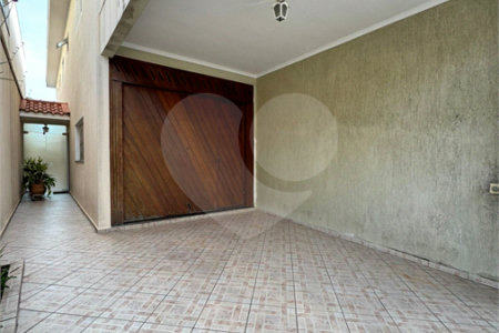 Casa à venda com 3 quartos, sendo 1 suíte, em Vila Constança, São Paulo, SP