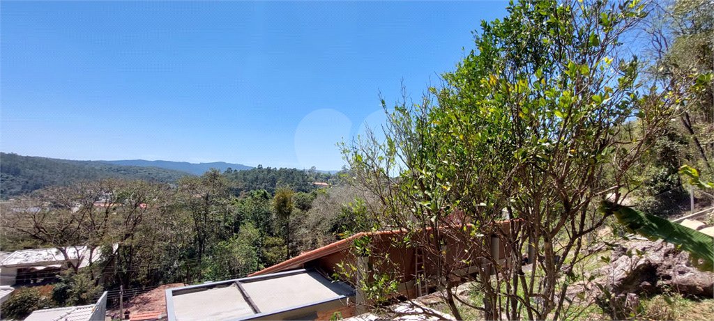 Casa à venda com 3 quartos, sendo 2 suítes, no condomínio Alpes de Caieiras, Caieiras - SP