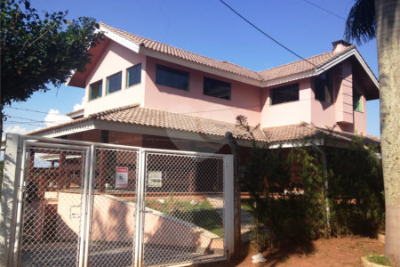 Chácara à venda ou para alugar com 4 suítes no Centro, Araçoiaba da Serra, SP