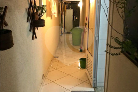 Casa à venda com 4 quartos, sendo 3 suítes,  no condomínio Villa das Flores, Mogi das Cruzes - SP