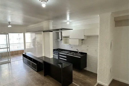 Apartamento à venda com 3 quartos, sendo 1 suíte,  em Jardim Umarizal, São Paulo, SP