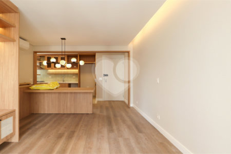 Apartamento à venda com 2 quartos, sendo 1 suíte,  em Vila Uberabinha, São Paulo, SP