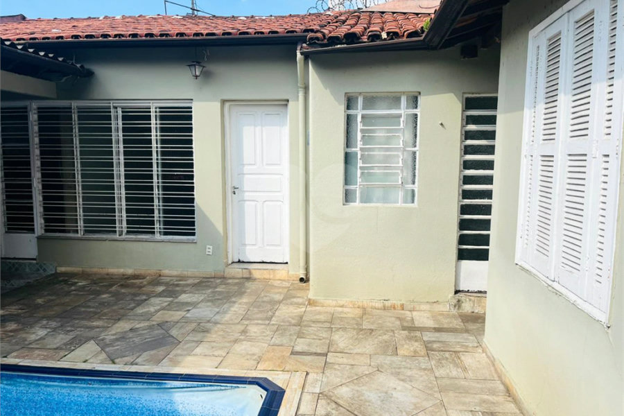 Casa à venda com 4 quartos, sendo 1 suíte, em Jardim São Bento, São Paulo, SP