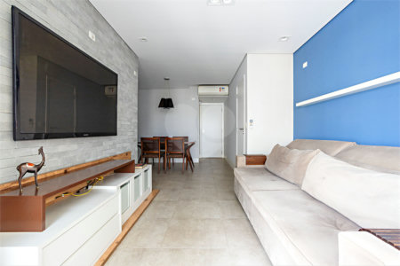 Apartamento à venda com 3 quartos, sendo 1 suíte,  em Jardim das Acácias, São Paulo, SP