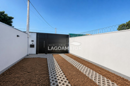 Casa à venda ou para alugar com 2 quartos, sendo 1 suíte, em Santa Rita, Três Lagoas, MS