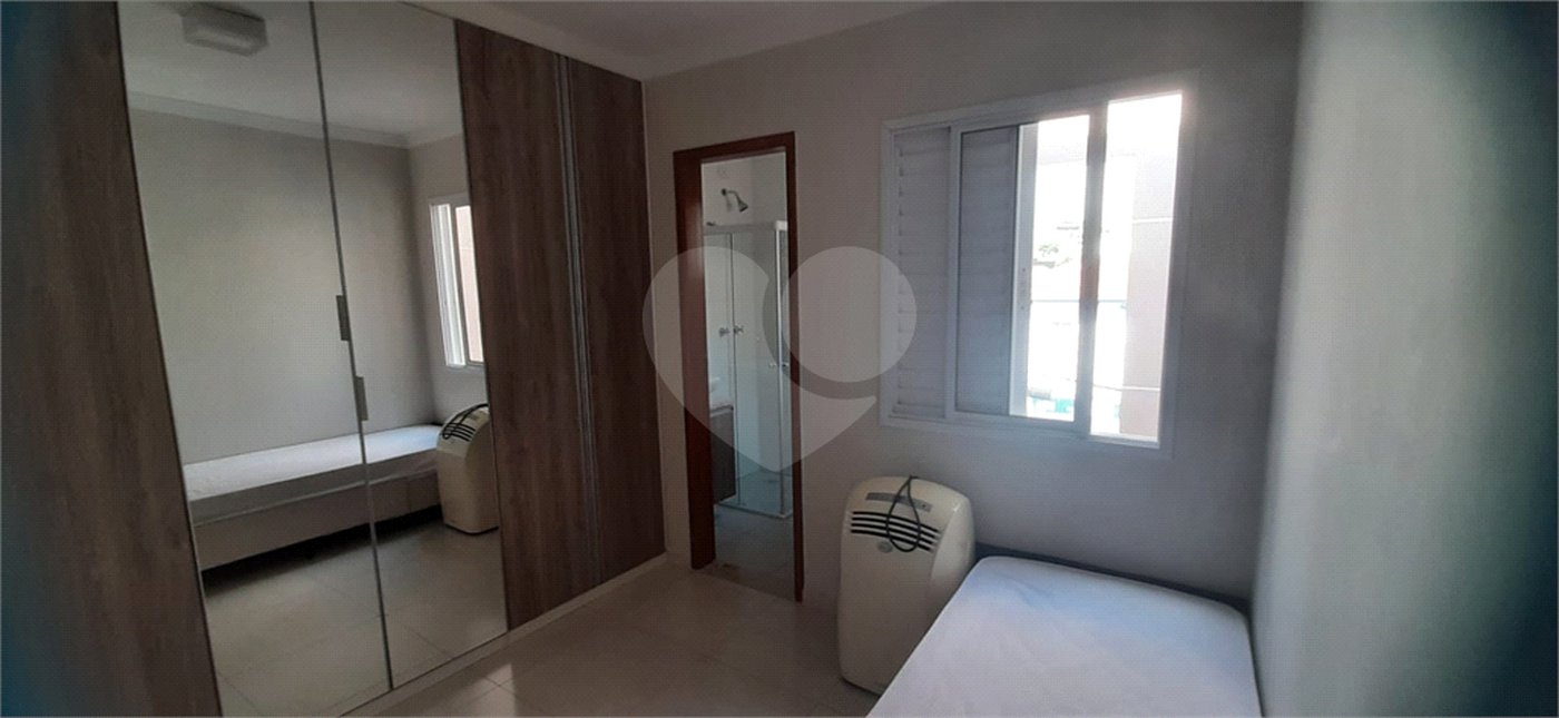 Casa à venda com 3 quartos, sendo 2 suítes, no condomínio Mário Araújo, São Paulo - SP