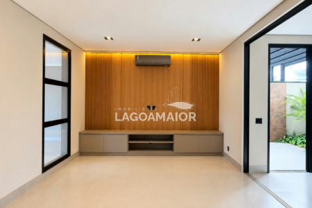 Casa à venda com 3 quartos, sendo 3 suítes, no condomínio Villa Dumont, Três Lagoas - MS