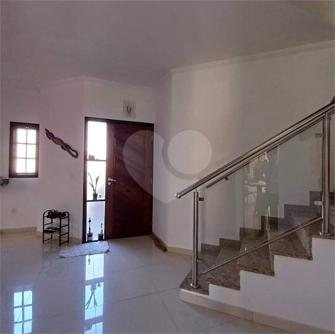 Casa à venda com 4 quartos, sendo 2 suítes,  em Vila Oliveira, Mogi das Cruzes, SP